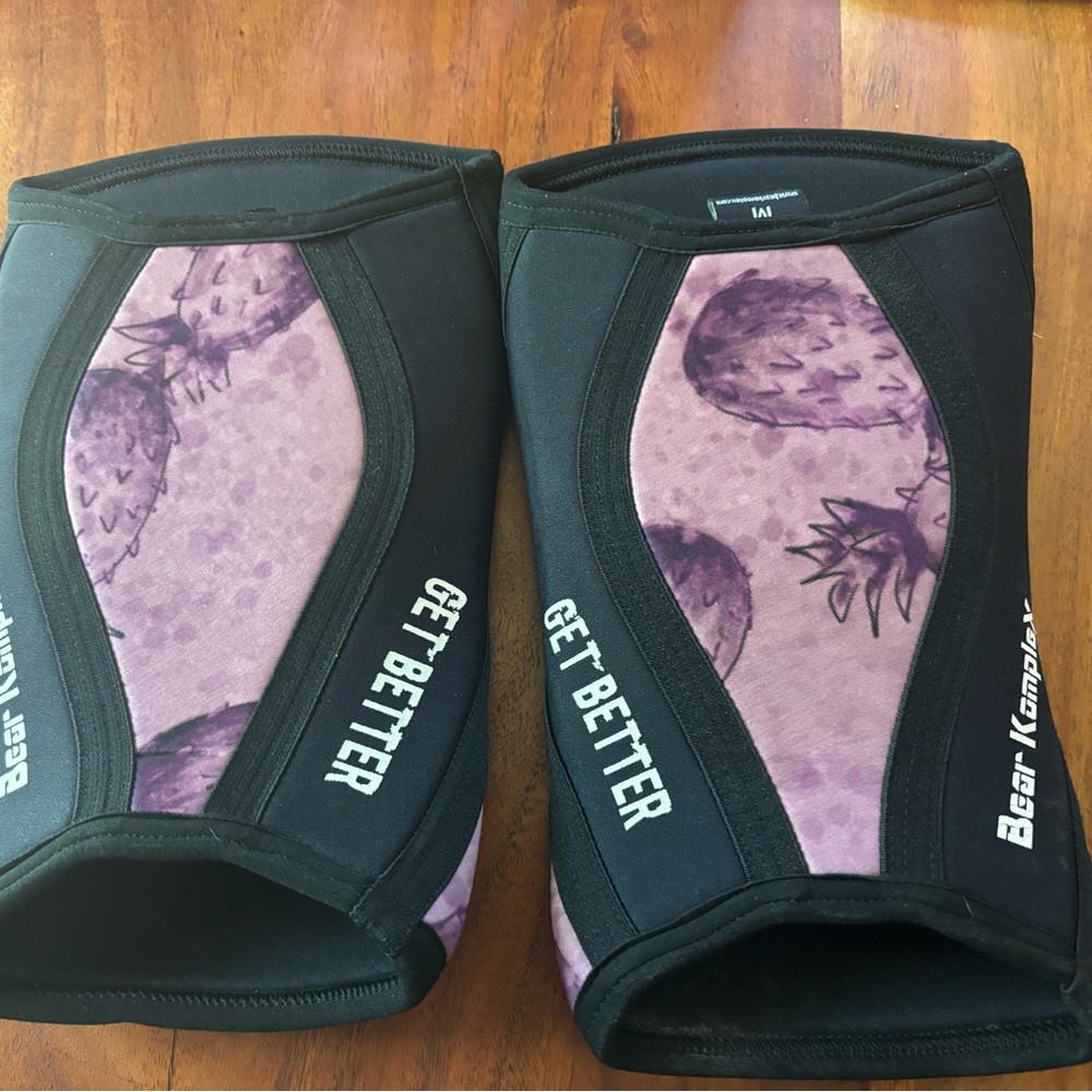 Bear Komplex knee sleeves size medium